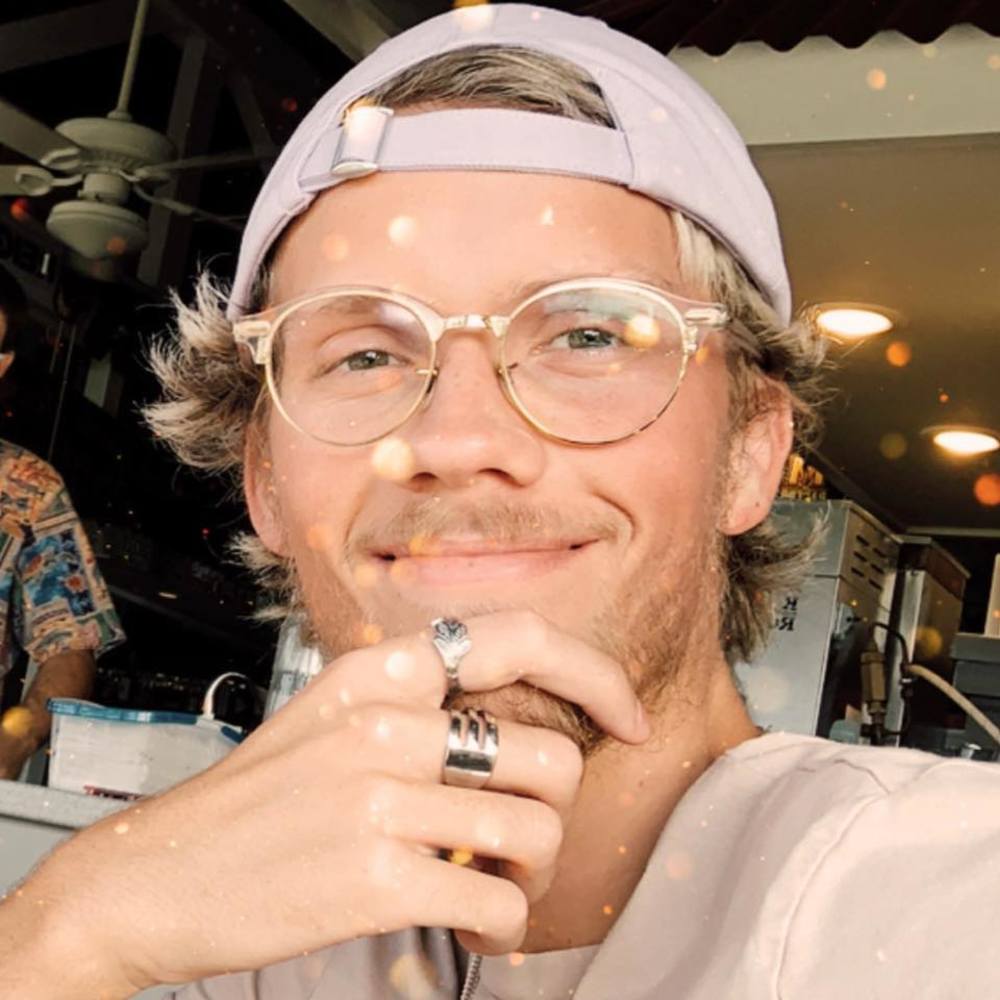 Meet your Posher, Zach